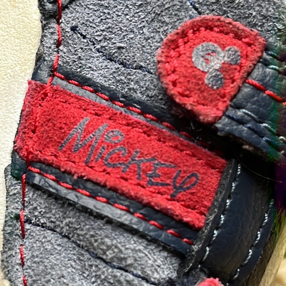 SOLD SOLDDisney Stride rite  Hidden Mickey Velcro sneaker toddler baby - Picture 4 of 10